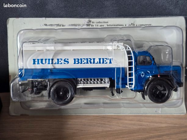Lot De 2 Camions Berliet Collection Altaya 1/43 - Fourgon Huiles & Faineant Paille