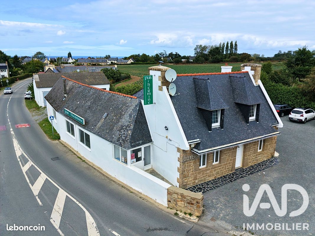 Maison 4 pièces 296 m² · à Trévou-Tréguignec · 296 m² · 465 000 €