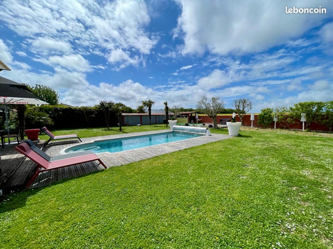 Maison 6 pièces 201 m² · à Bourgneuf · 201 m² · 655 200 €