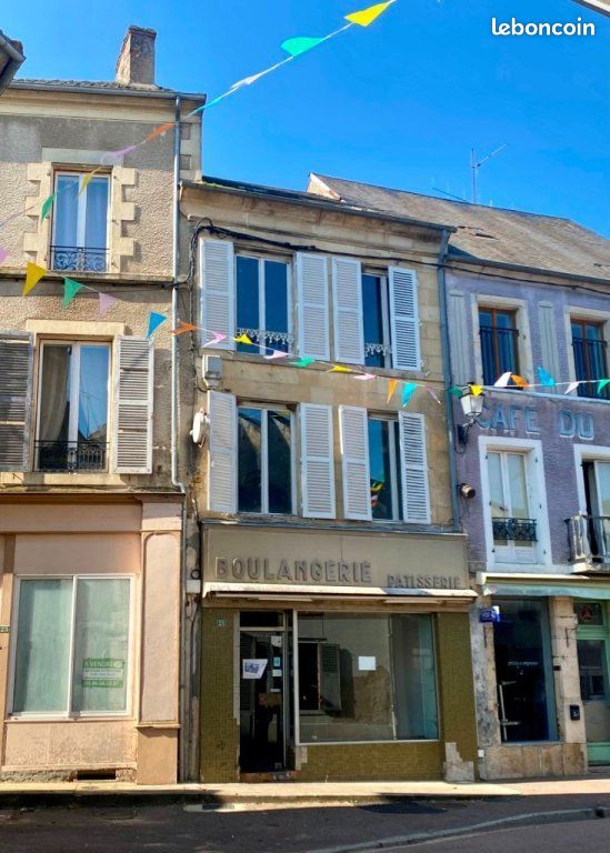 Maison 6 pièces 265 m² · à Saint-Saulge · 265 m² · 18 000 €