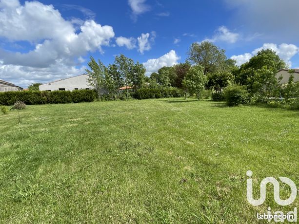 Terrain 830 m² Marigny