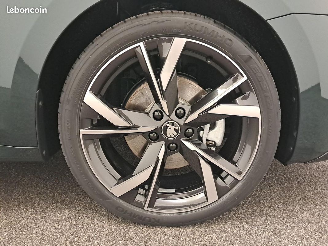 SKODA Octavia Combi 1.5 TSI Hybrid 150 ch ACT DSG7 Sportline (image 11)