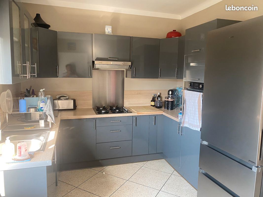 Appartement 5 pièces 94 m² · à Saint-Cyr-sur-Mer · 94 m² · 2 200 €