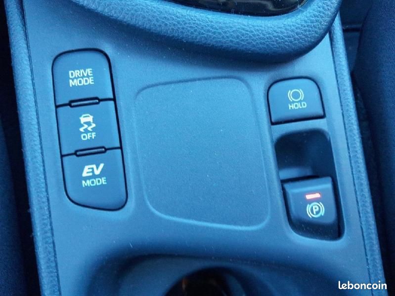 Toyota Yaris 116h Design 5p MY25 (image 20)