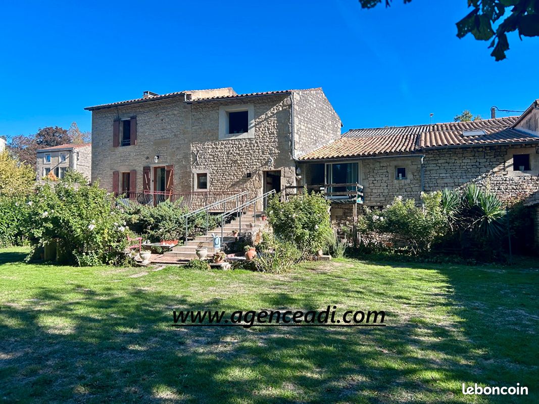 Maison 5 pièces 130 m² · à La Crèche · 130 m² · 270 000 €