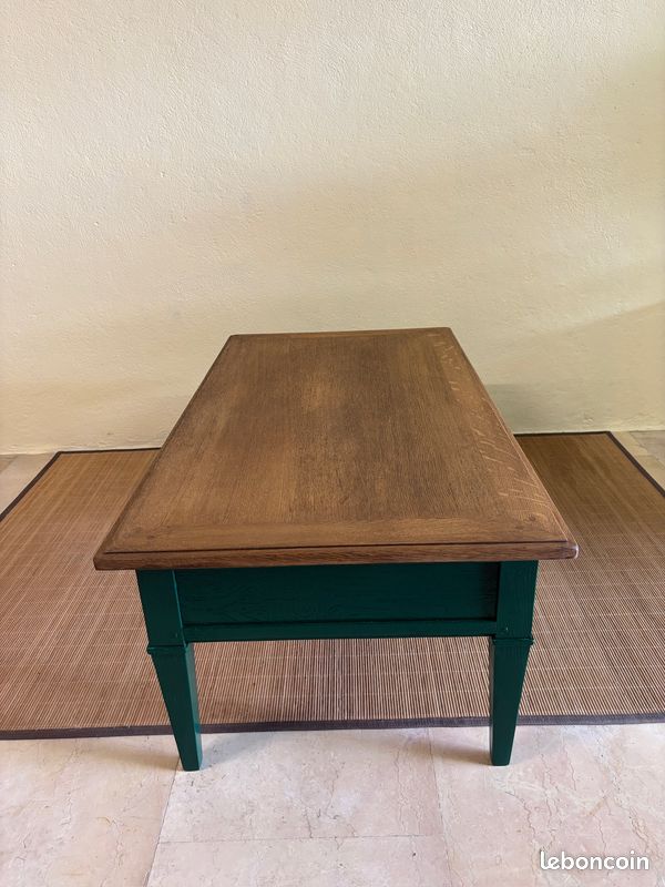Table basse en bois massif rénovée – Plateau bois brut & vert basque (image 4)
