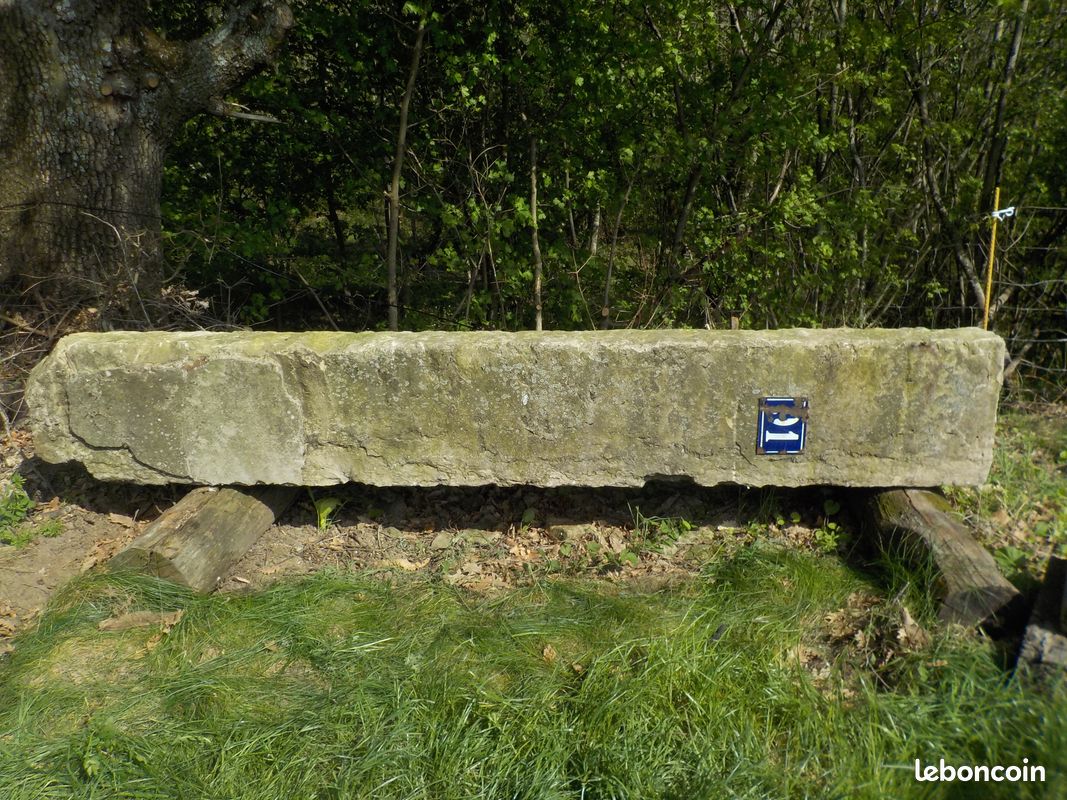 Pilier de portail en pierre hauteur 2,90 m (image 2)