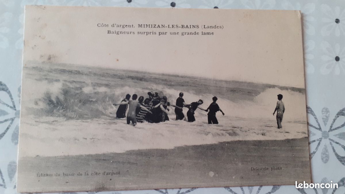 Mimizan-les-bains Landes baigneur surpris par une grande lame carte postale ancienne -cpa- (image 1)
