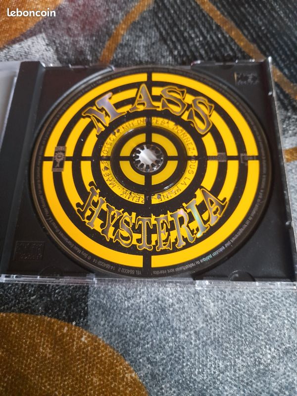Cd maxi,h-c,mass hysteria (image 4)