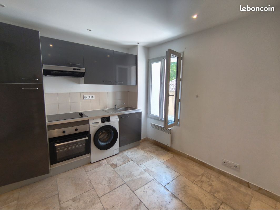 Appartement 2 pièces 29 m² · à Saint-Maximin-la-Sainte-Baume · 29 m² · 520 €