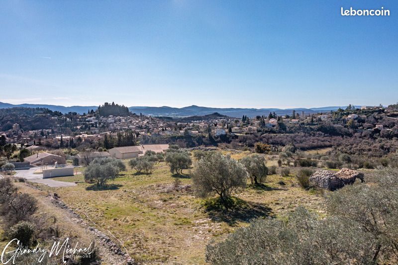 Terrain 2 400 m² Forcalquier · 245 000 €
