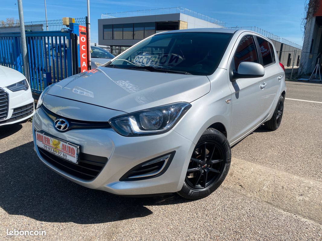 Hyundai i20 II 1.2i 85 CH PACK Sensation (image 3)