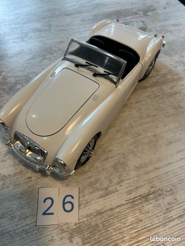 Miniature MG MGA Twin-Cam Cabriolet Blanc, échelle 1/16, TONKA POLISTIL, Sans Boîte