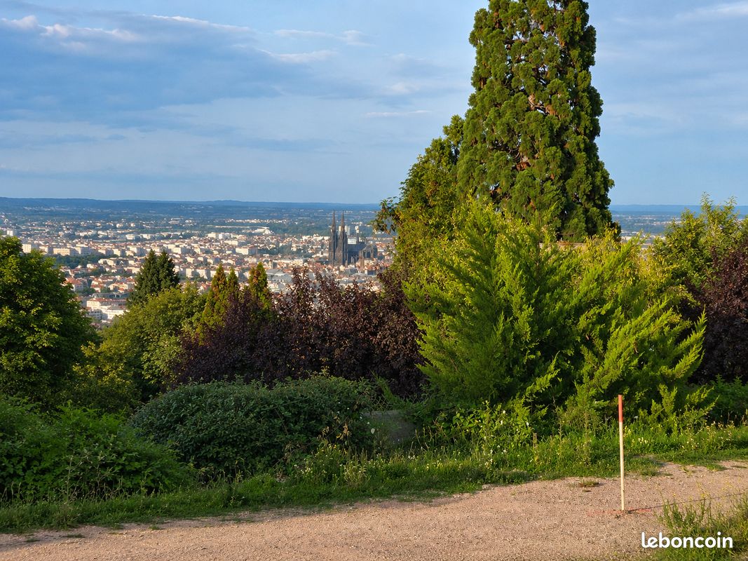 Rare – Terrain constructible 995 m² – 57 Rue des Montagnards – Ceyrat, limite Royat / Chamalières · 379 000 €