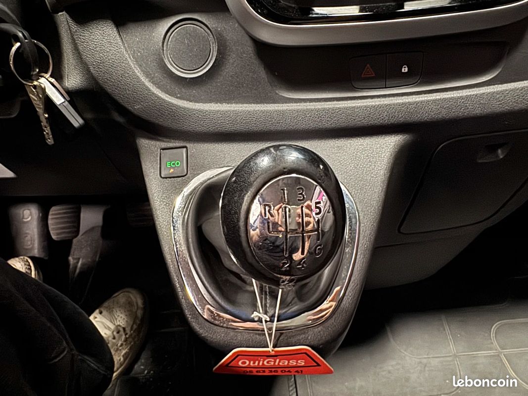 Renault TRAFIC 6 PLACES 140CH + Moteur à Chaine + Entretien OK (image 24)