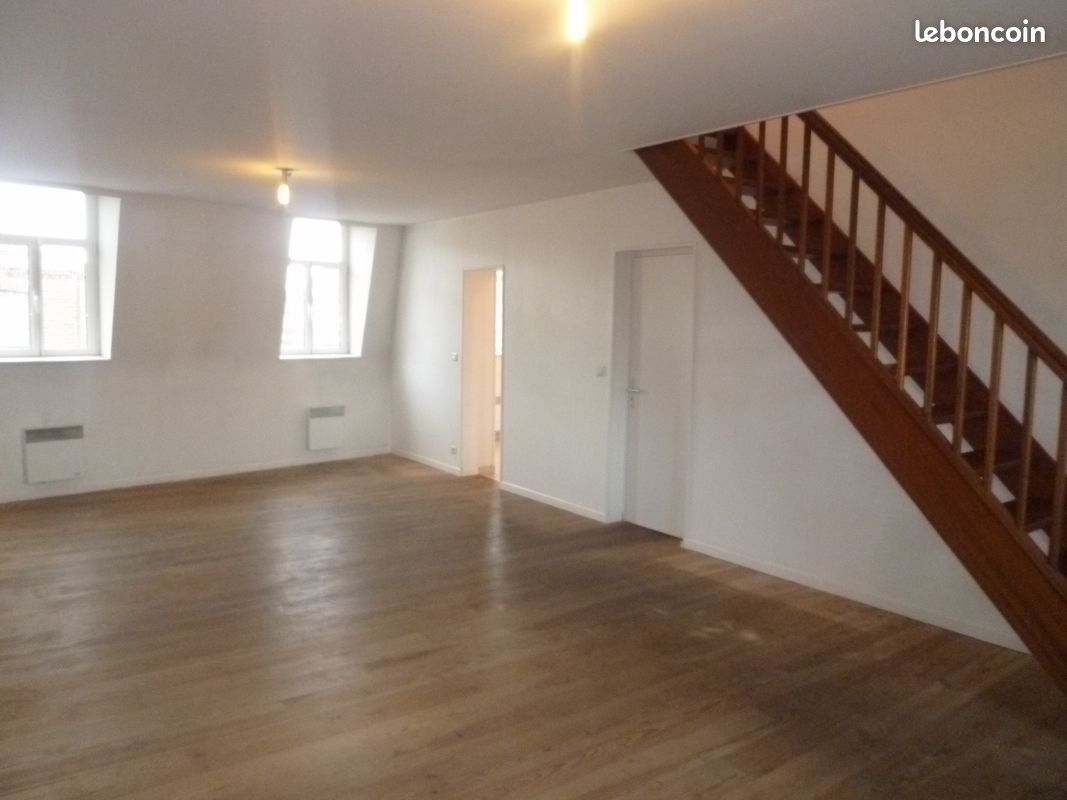 Appartement 3 pièces 82 m² · à Lille · 82 m² · 930 €