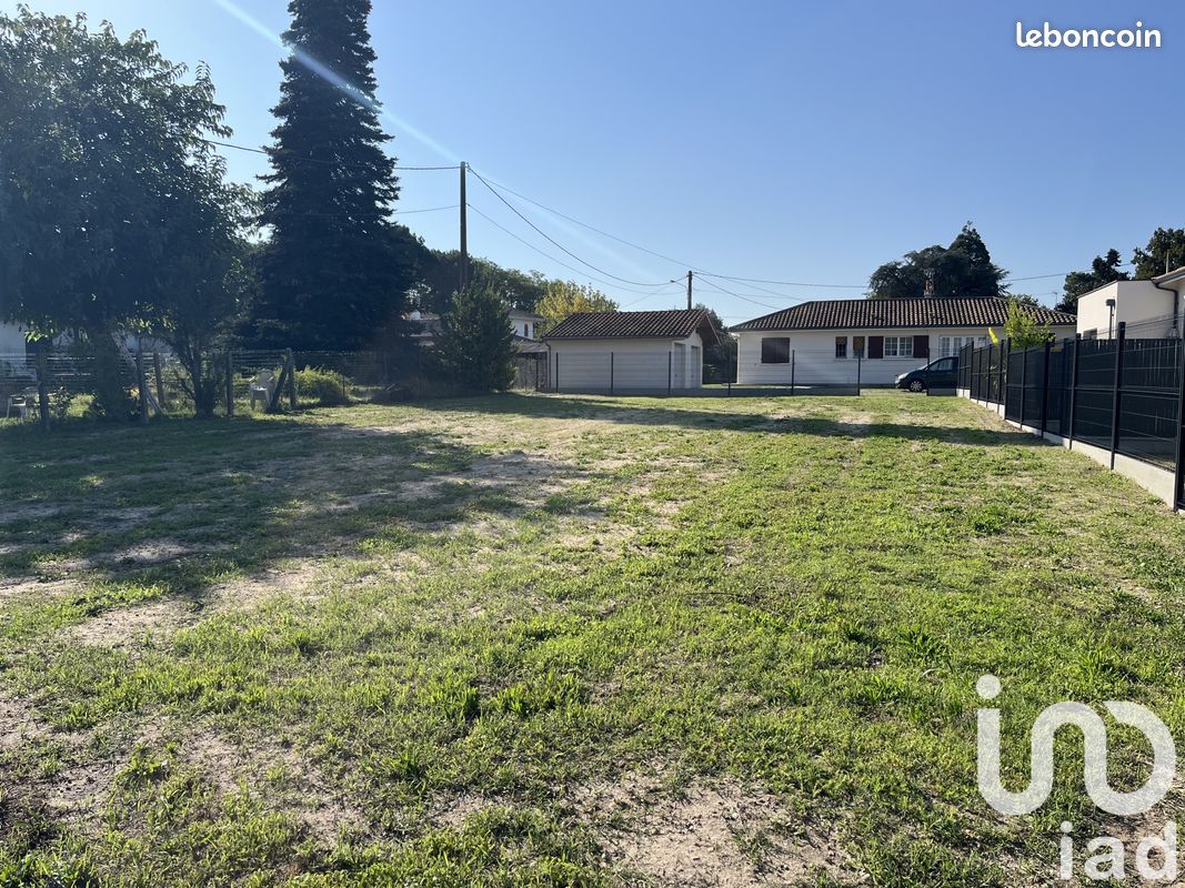 Terrain 636 m² · à Cadaujac · 636 m² · 171 000 €