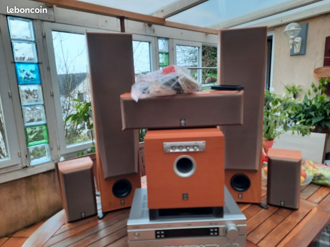 A Vendre home cinéma 5.1 avec caisson de basse Marque YAMAHA COULEUR BOIS CLAIRE (image 3)