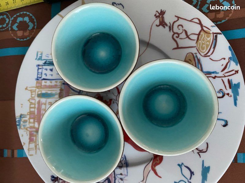 BOUILLOIRE EMAILLEE BLEU GENEVIEVE LETHU / ENAMELWARE TEA POT