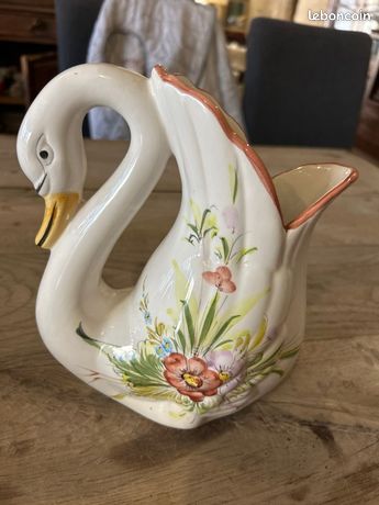 Ancienne Bouteille En Porcelaine Forme De Cygne Avec Dorure - Porcelaine De Paris
