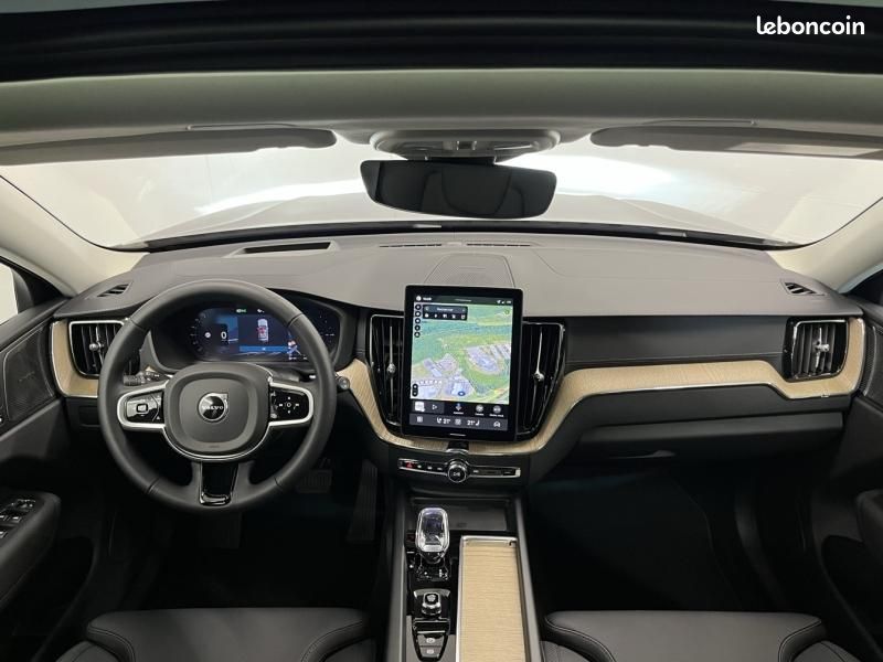 Volvo XC60 T6 Hybride Rechargeable 253 + 145ch Ultra Style Dark Geartronic 8 AWD (image 4)