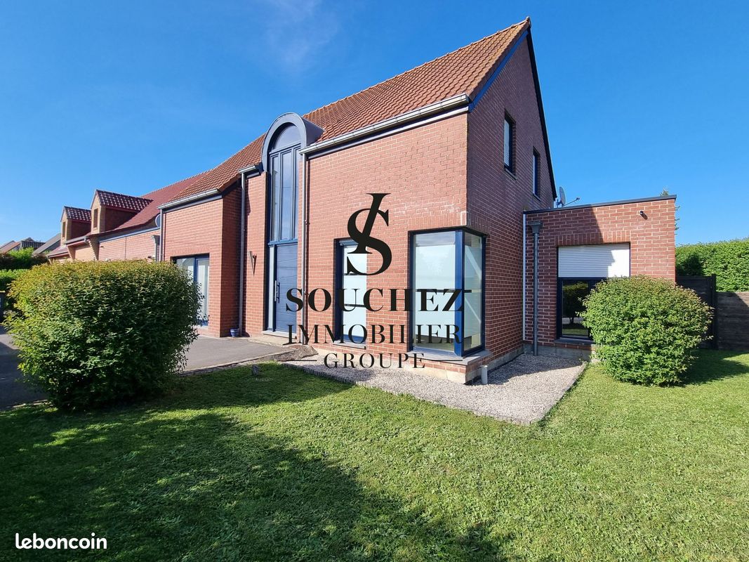 Maison 7 pièces 172 m² · à Servins · 172 m² · 330 000 €