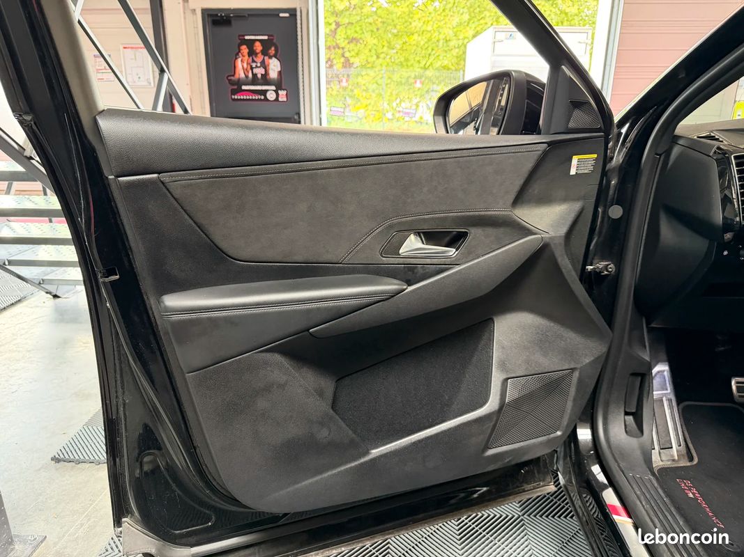 DS7 Crossback Performance Line 1.6 THP 225 EAT8 - Entretien suivi / Toit ouvrant / Attelage / CarPlay / Sellerie Cuir-Alcantara (image 14)