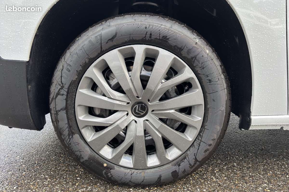 Citroën Berlingo BLUEHDI 130 EAT8 MAX 5PL N1 -13% (image 17)