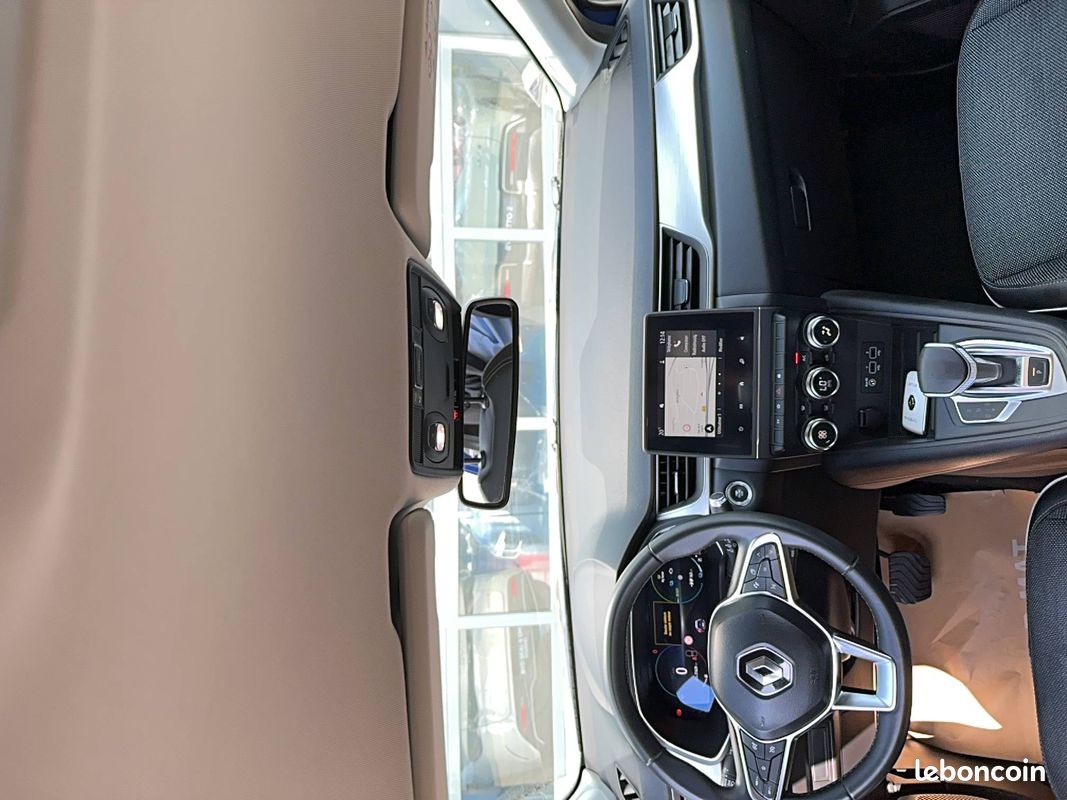 RENAULT Captur E-Tech Plug-in 160 - 21 Intens (image 10)