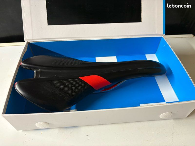 Selle vélo neuve GIANT Contact SL Neutral – 235 g – Route