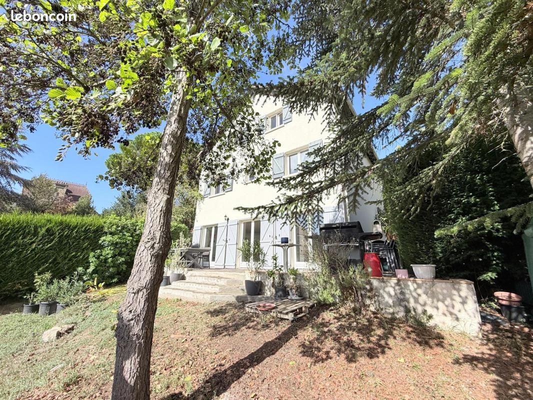 Maison 9 pièces 160 m² · à Juziers · 160 m² · 319 000 €
