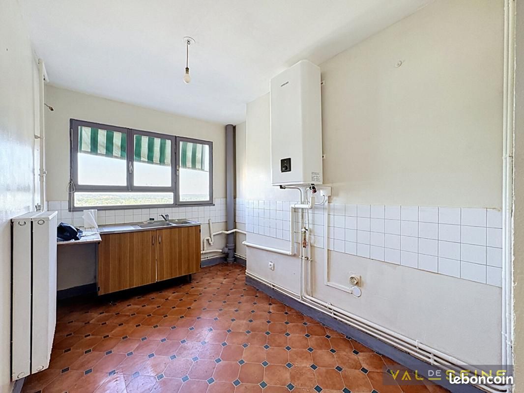 Appartement 4 pièces 90 m² · à Bihorel · 90 m² · 58 000 €