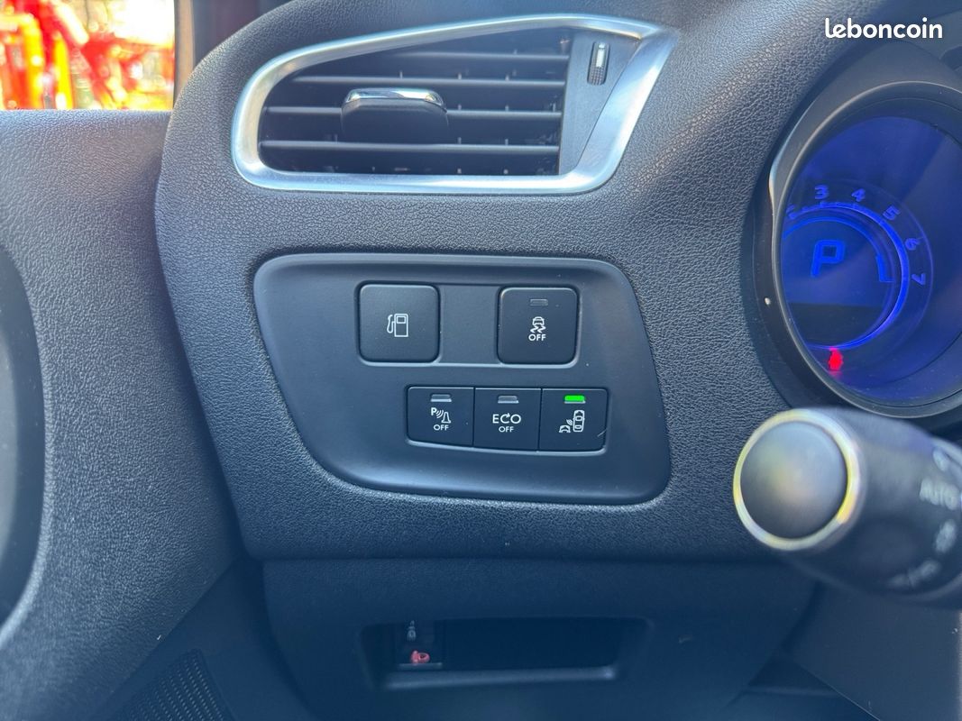 CITROEN C4 C4 PureTech 130 SS EAT6 Shine (image 23)