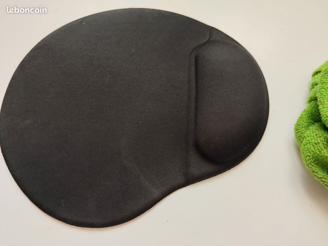 Tapis souris avec repose poignet sans marque (image 2)