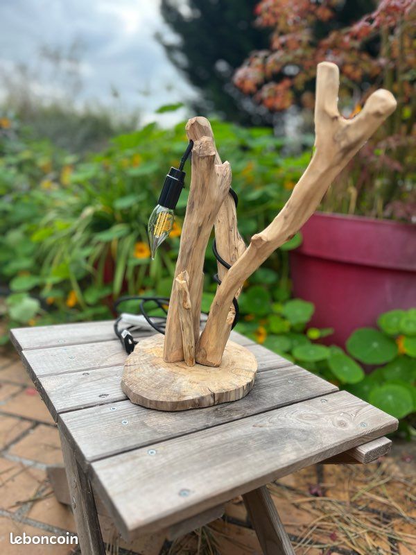 Lampe en bois naturel (image 3)
