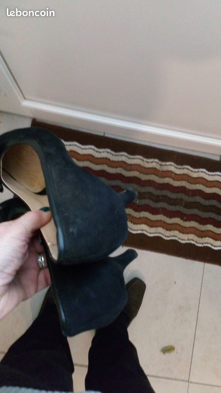 Tres belle occasion-porte 1 fois Chaussure cuir petit talon pointure 39 (image 8)