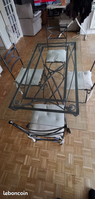 Table (image 3)