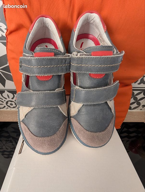 Sandales d'été mi fermes garçon. En tout cuir doux et souple. Taille 33. Neuf . Noël (image 5)
