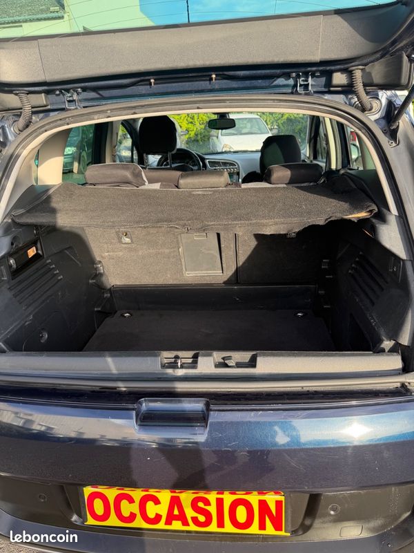 Peugeot 3008 2.0 HDI (image 13)