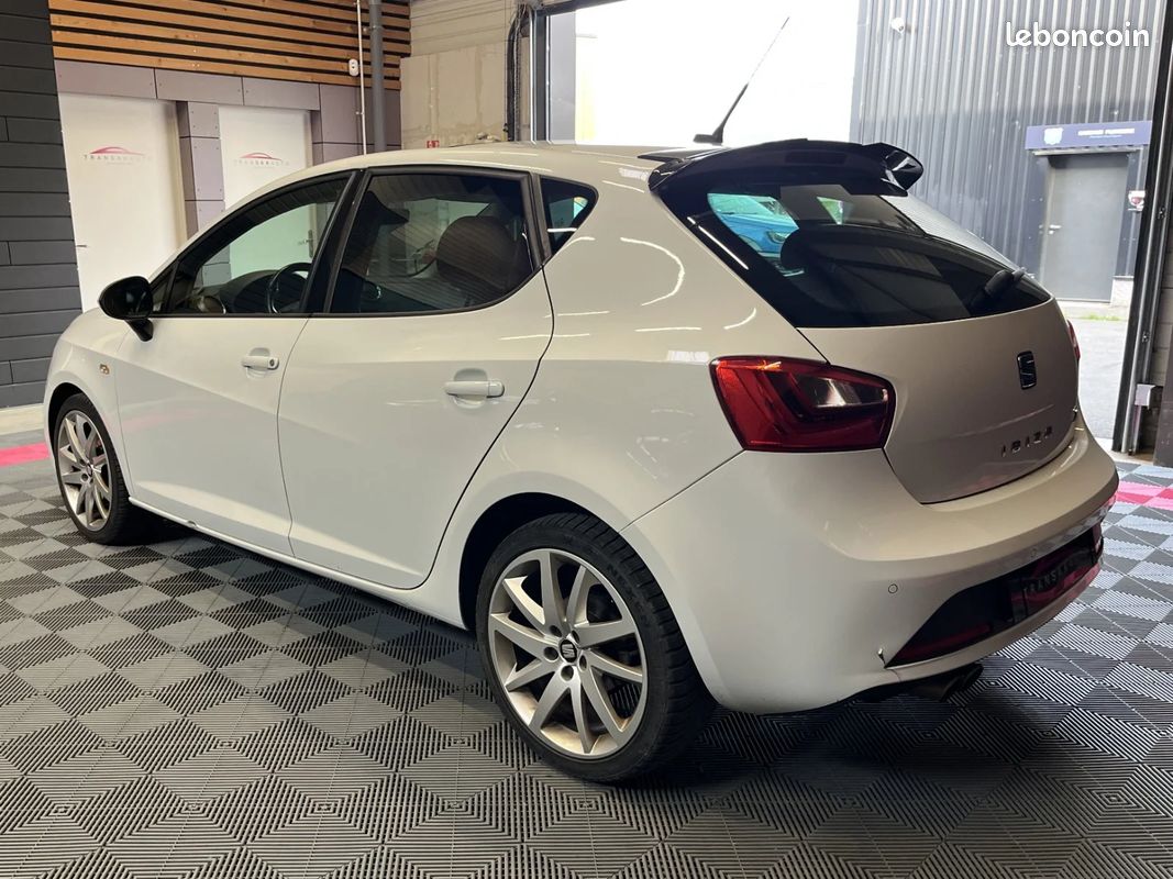 SEAT IBIZA 1.0 TSI 110 FR - CUIR ALCANTARA - TOIT OUVRANT - GPS - CLIM Auto - (image 7)