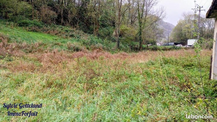 Terrain 1880 m² Izeste