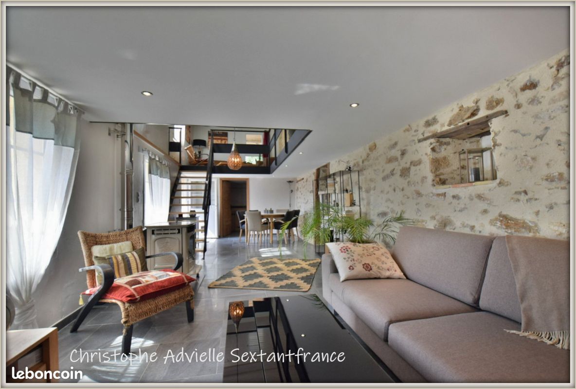 Maison 7 pièces 215 m² · à Monsac · 215 m² · 696 800 €