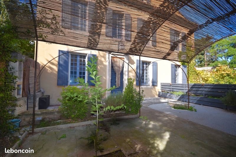 Maison 7 pièces 272 m² · à Carpentras · 272 m² · 397 000 €