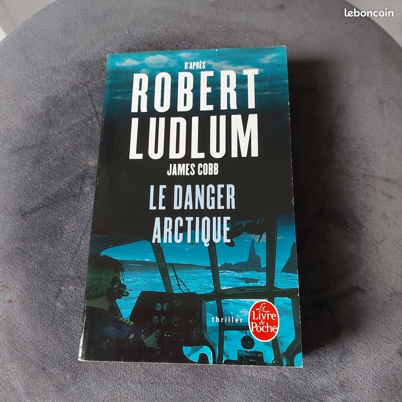 Livre format poche Le danger arctique par Robert Ludlum (image 1)