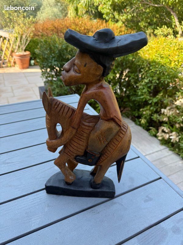 Statut bois ( acheté en Afrique) (image 1)