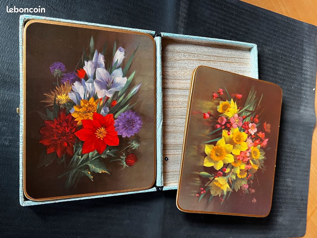 Set Vintage de 6 Grands Dessous de Plat ou Verre Motifs Fleurs dans leur Boite - Coffret (image 2)