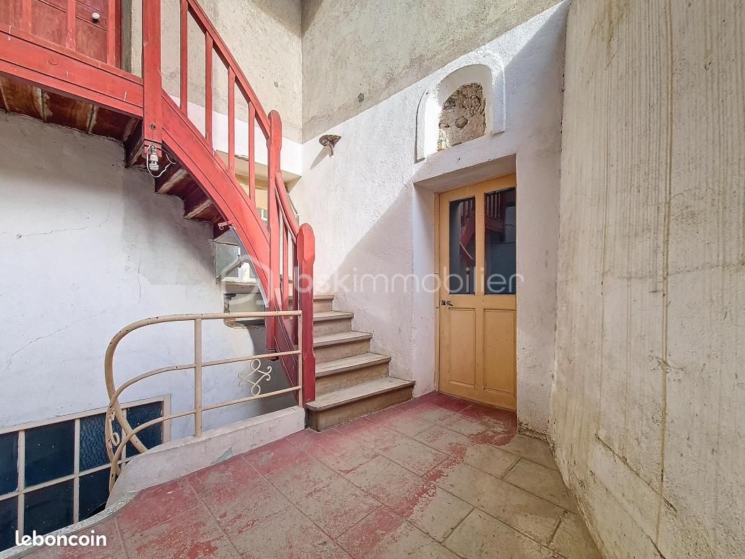 Maison 6 pièces 220 m² · à Marquixanes · 220 m² · 89 000 €