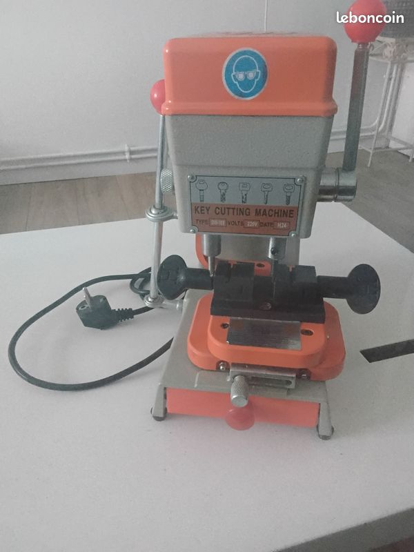 Machine à dupliquer les clés (image 1)