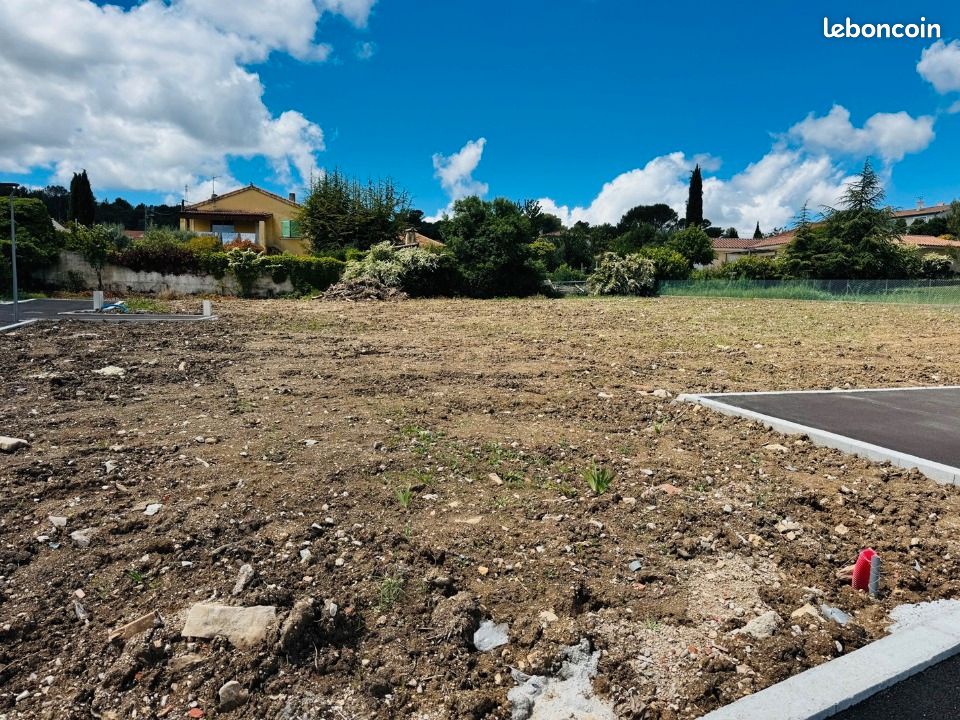 Terrain 360 m² · à Gréasque · 230 000 €