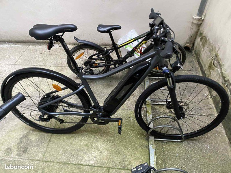 Vélo De Course Homme Btwin - D'occasion, Bon état, Pour Passionnés De Cyclisme